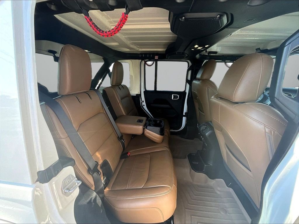 Used 2022 White Jeep Unlimited Sahara image 27