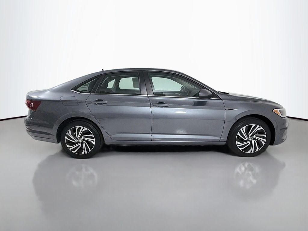 Used 2021 Platinum Gray Metallic Volkswagen SEL Automatic image 8