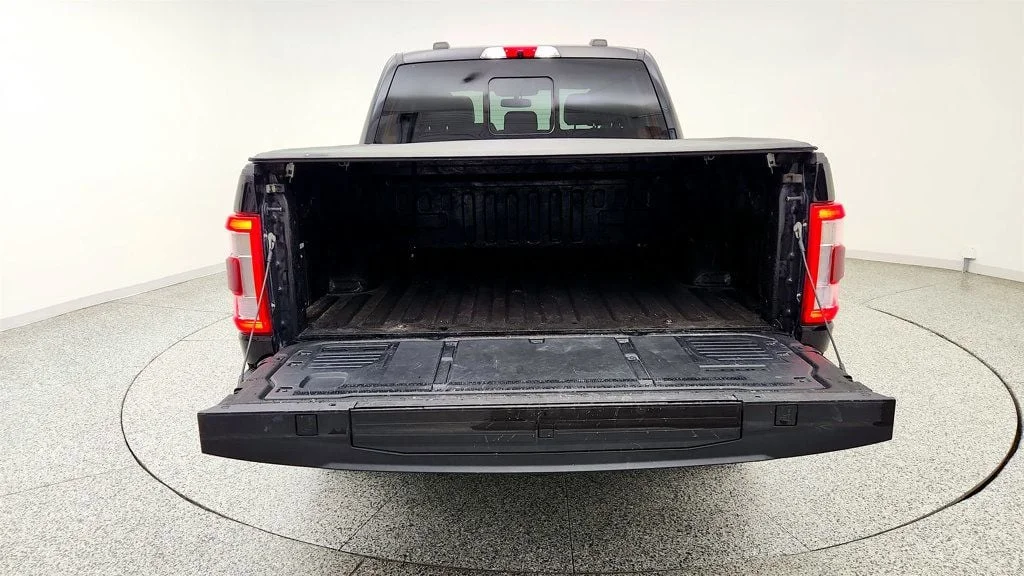 Used 2022 Agate Black Metallic Ford LARIAT 4WD SuperCrew 5.5