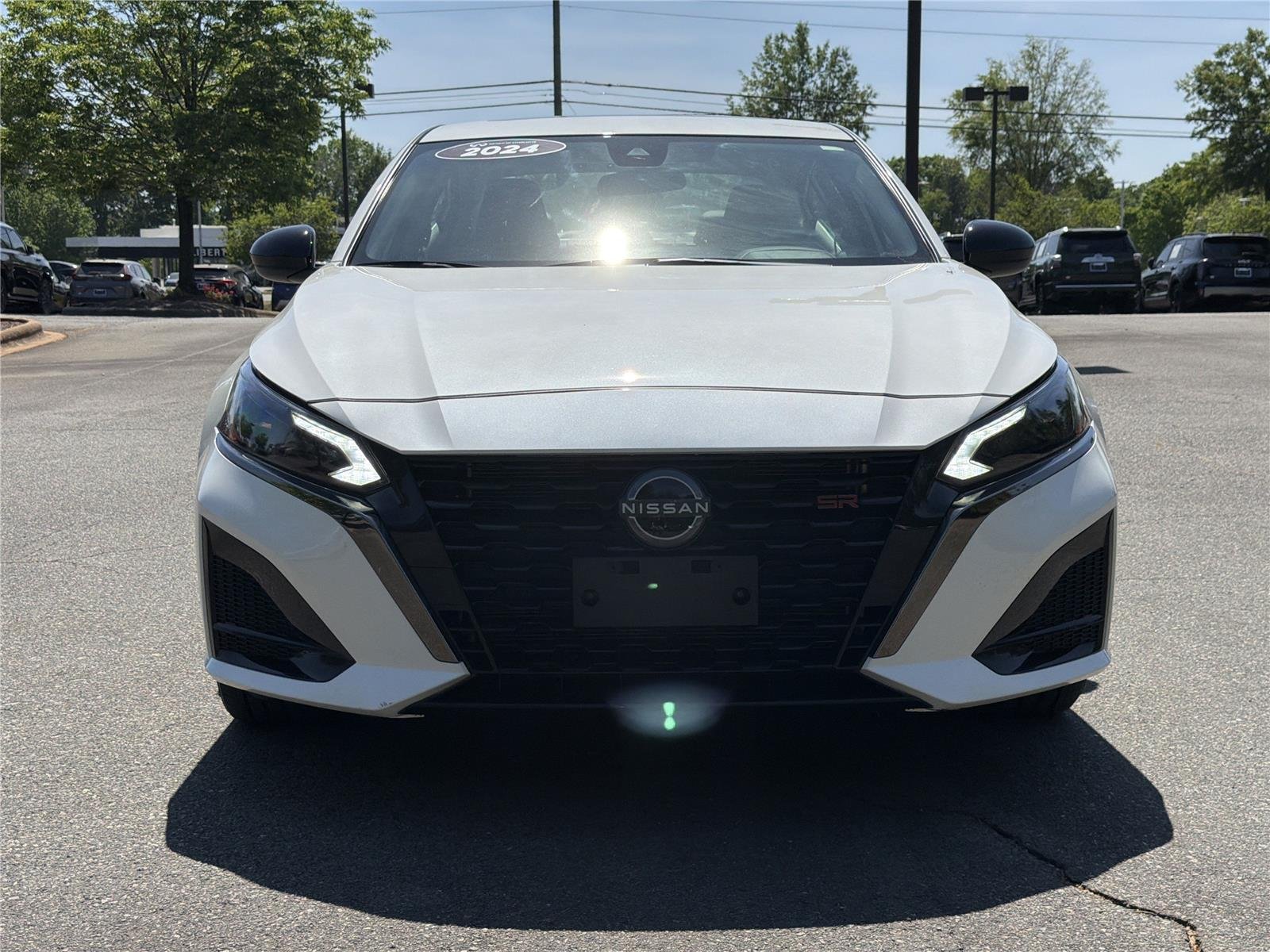 Used 2024 Pearl White Tricoat Nissan 2.5 SR image 30