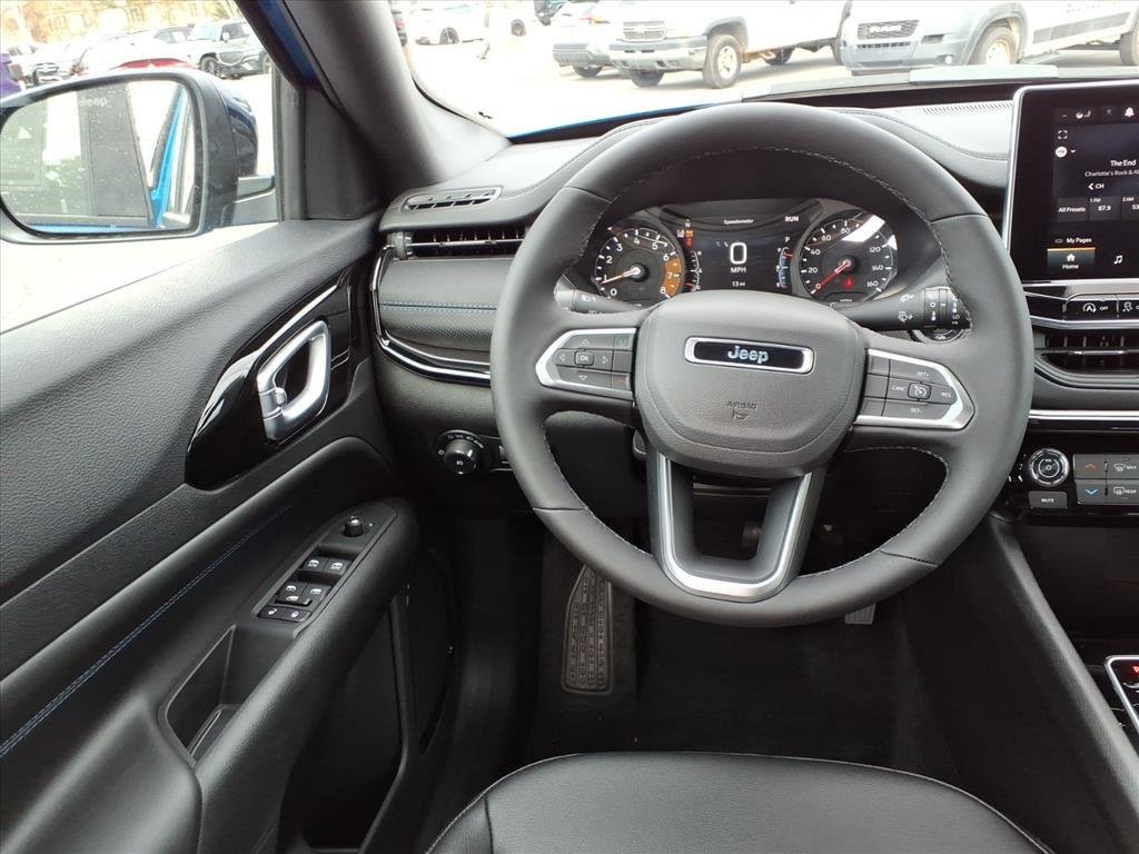 New 2026 Hydro Blue Pearlcoat Jeep Latitude Altitude image 23