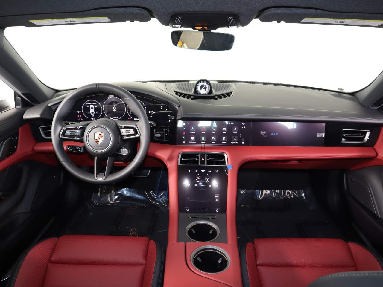 2025 Porsche Taycan Base - Photo 13