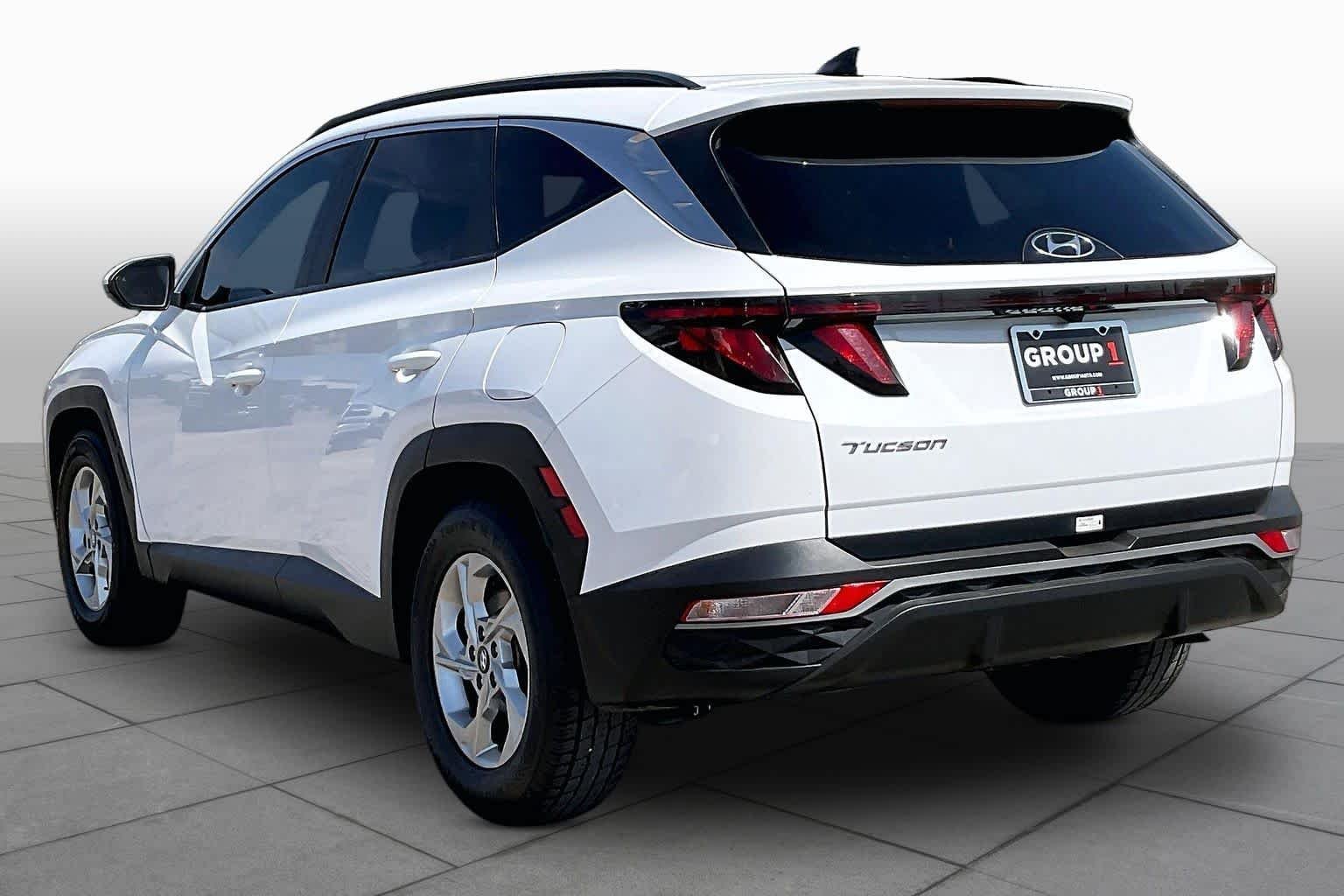 Used 2024 White Pearl Hyundai SEL image 11