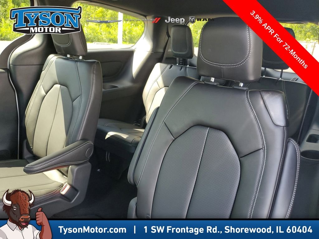 2026 Chrysler Voyager LX - Photo 13