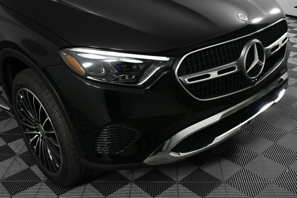 New 2026 Black Mercedes-Benz GLC 300 image 35