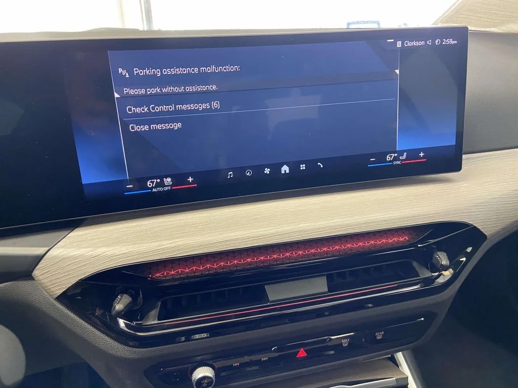 2025 BMW 3 Series 330i - Photo 23