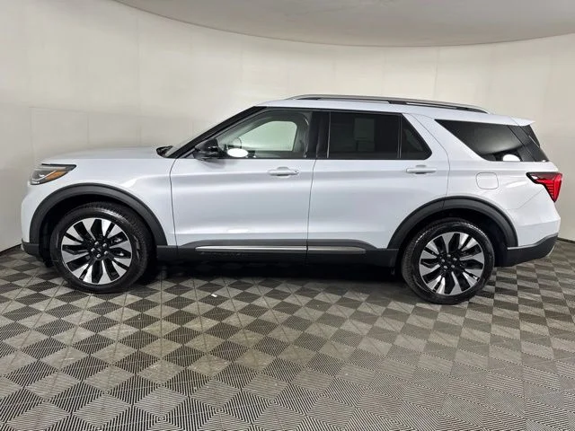 New 2026 Space White Metallic Ford Platinum image 5