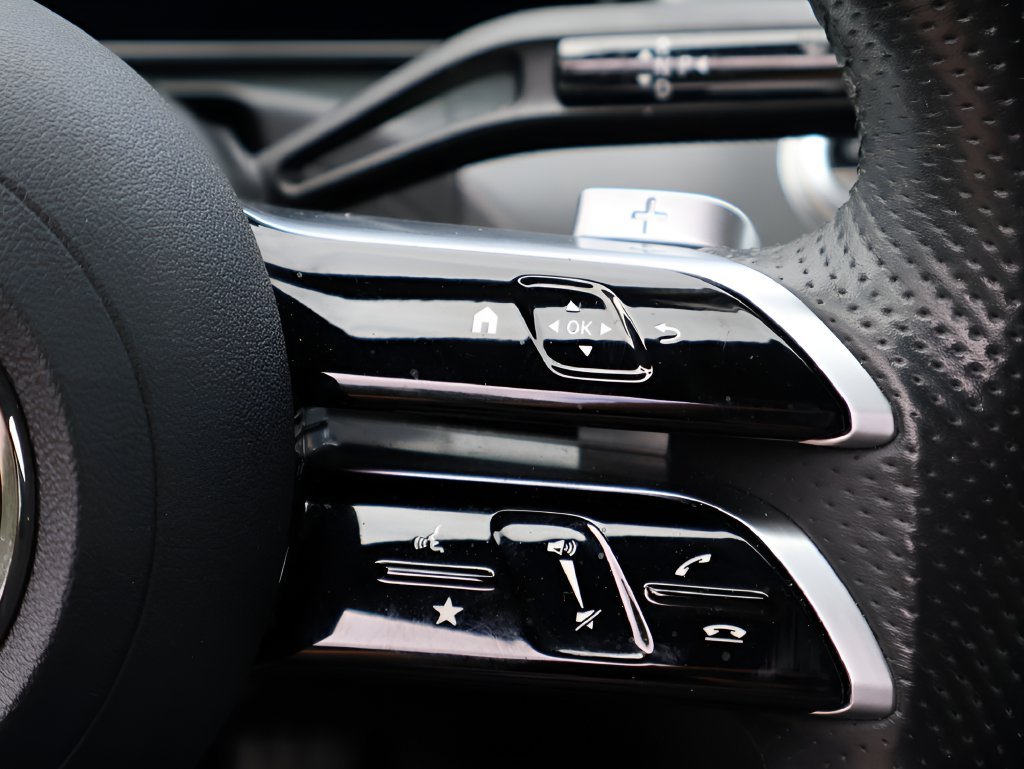 Used 2024 Black Mercedes-Benz C 300 image 33