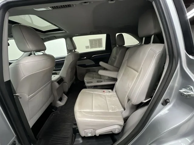 Used 2016 Silver Toyota Limited image 27
