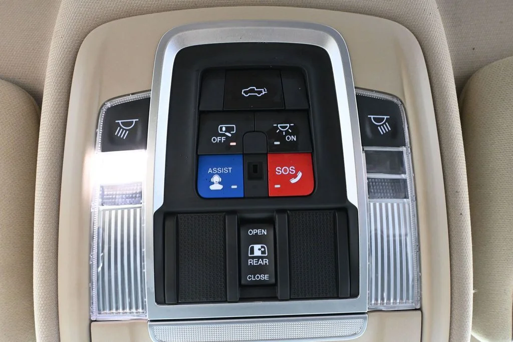 Used 2022 White Ram Laramie image 35