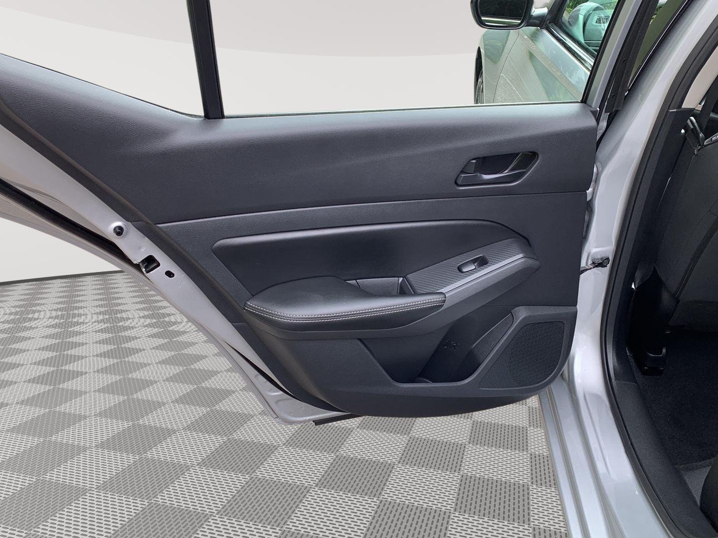 Used 2024 Brilliant Silver Metallic Nissan 2.5 SV image 14