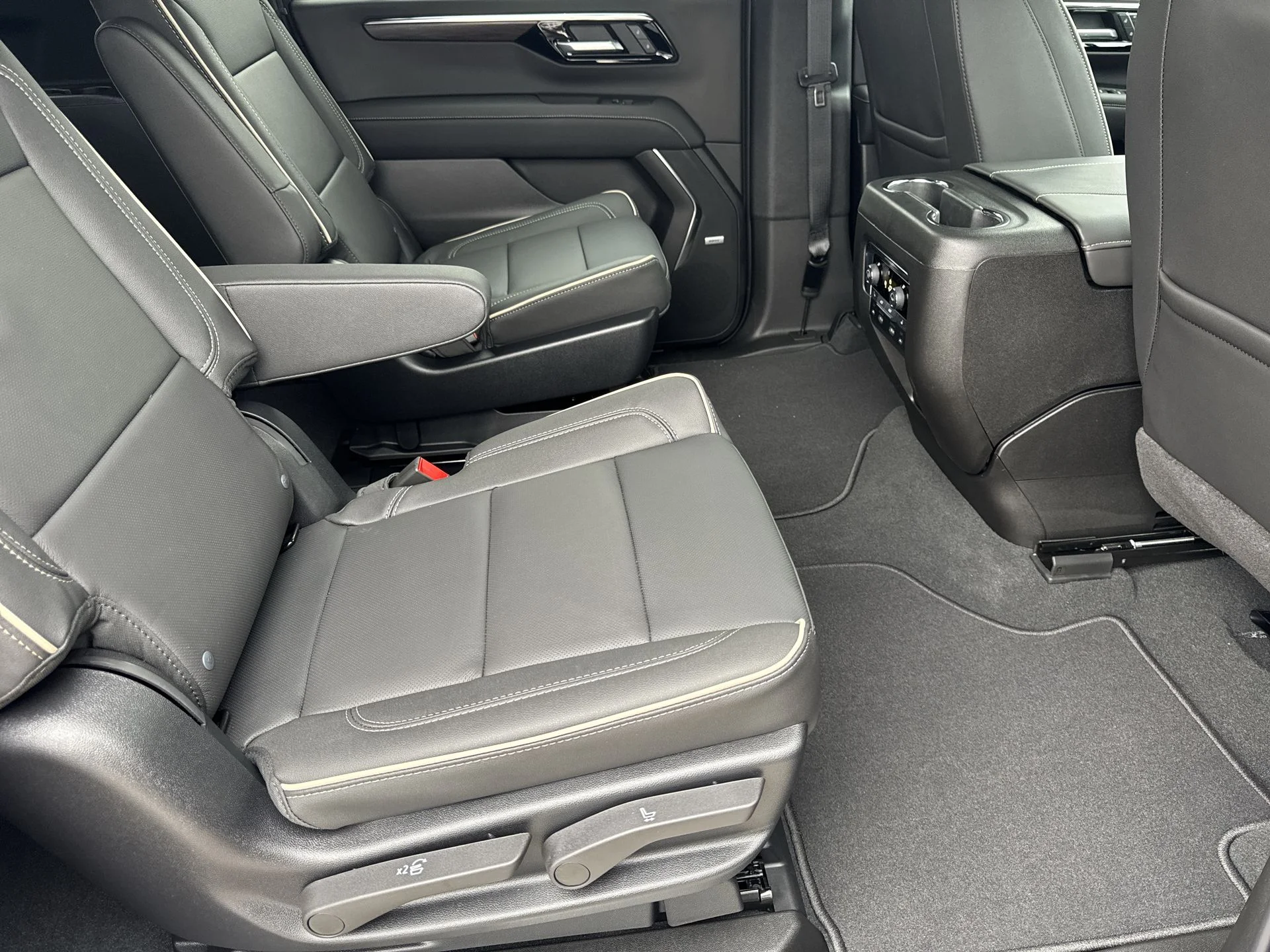 2026 Chevrolet Suburban Premier - Photo 65