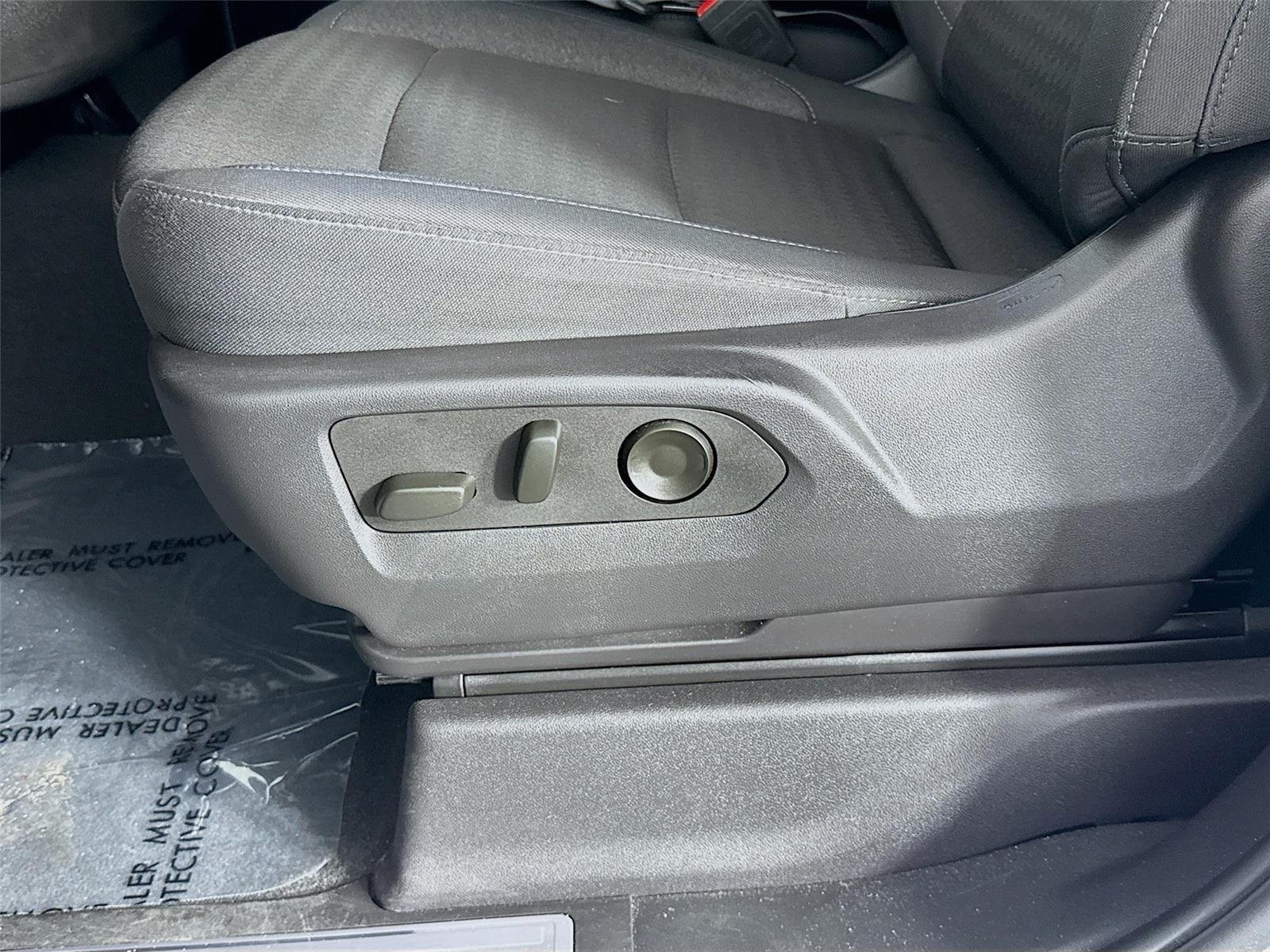 Used 2024 Summit White GMC Elevation image 20