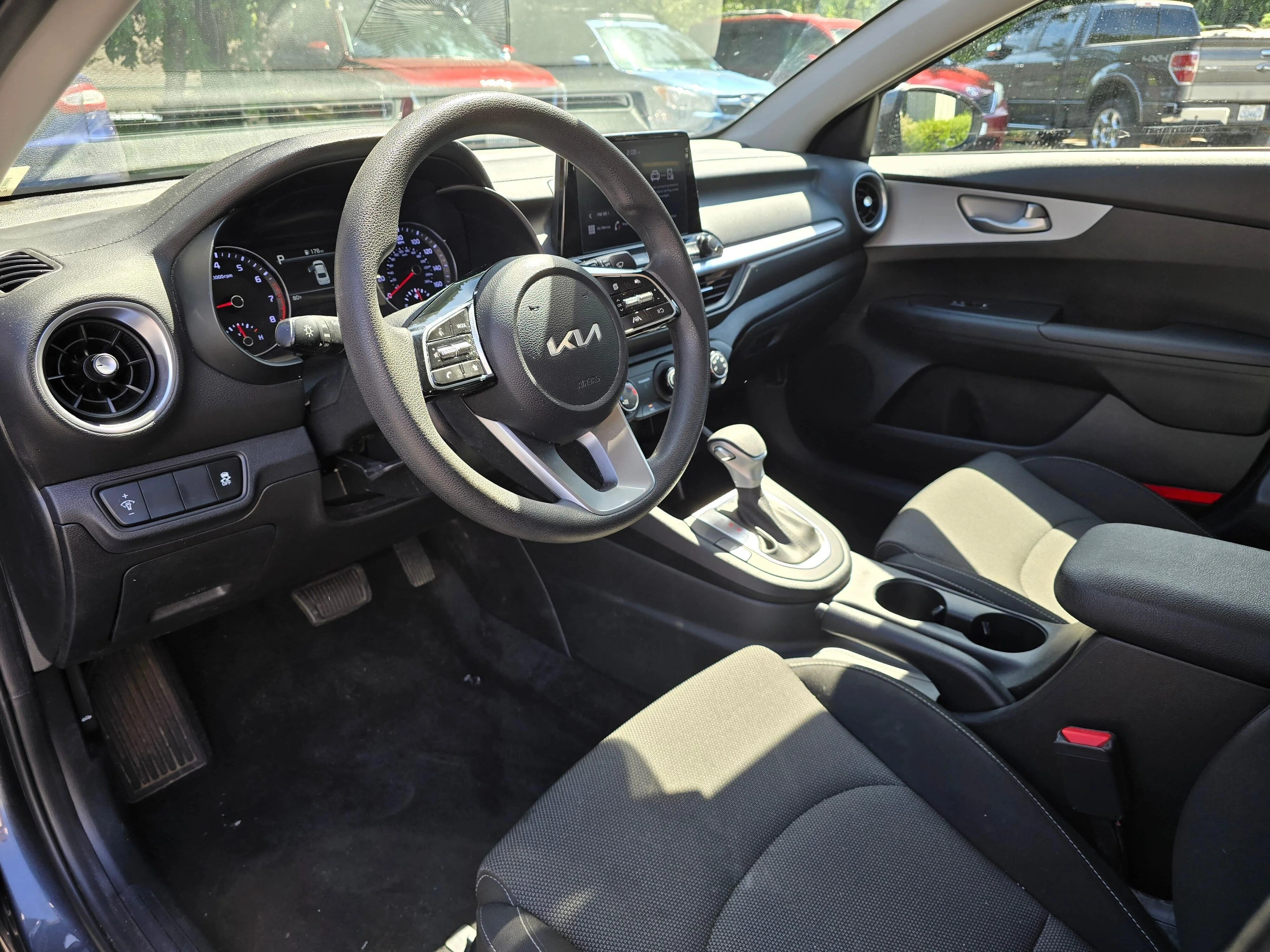 Used 2023 Gray Kia LXS image 11