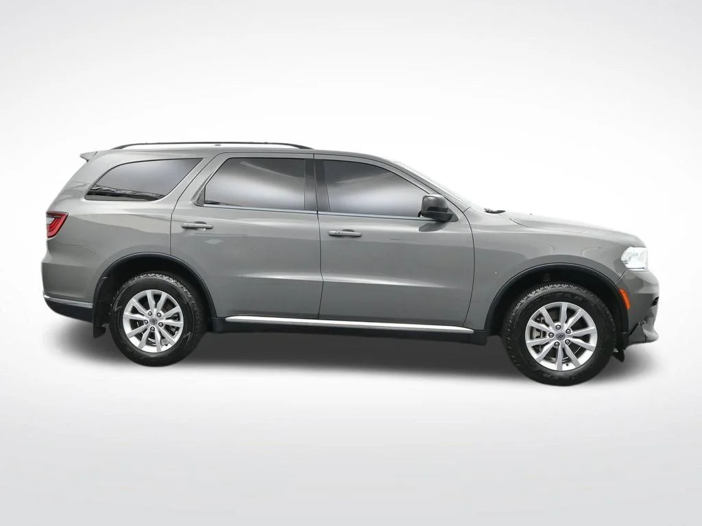 Used 2023 Gray Dodge SXT image 4