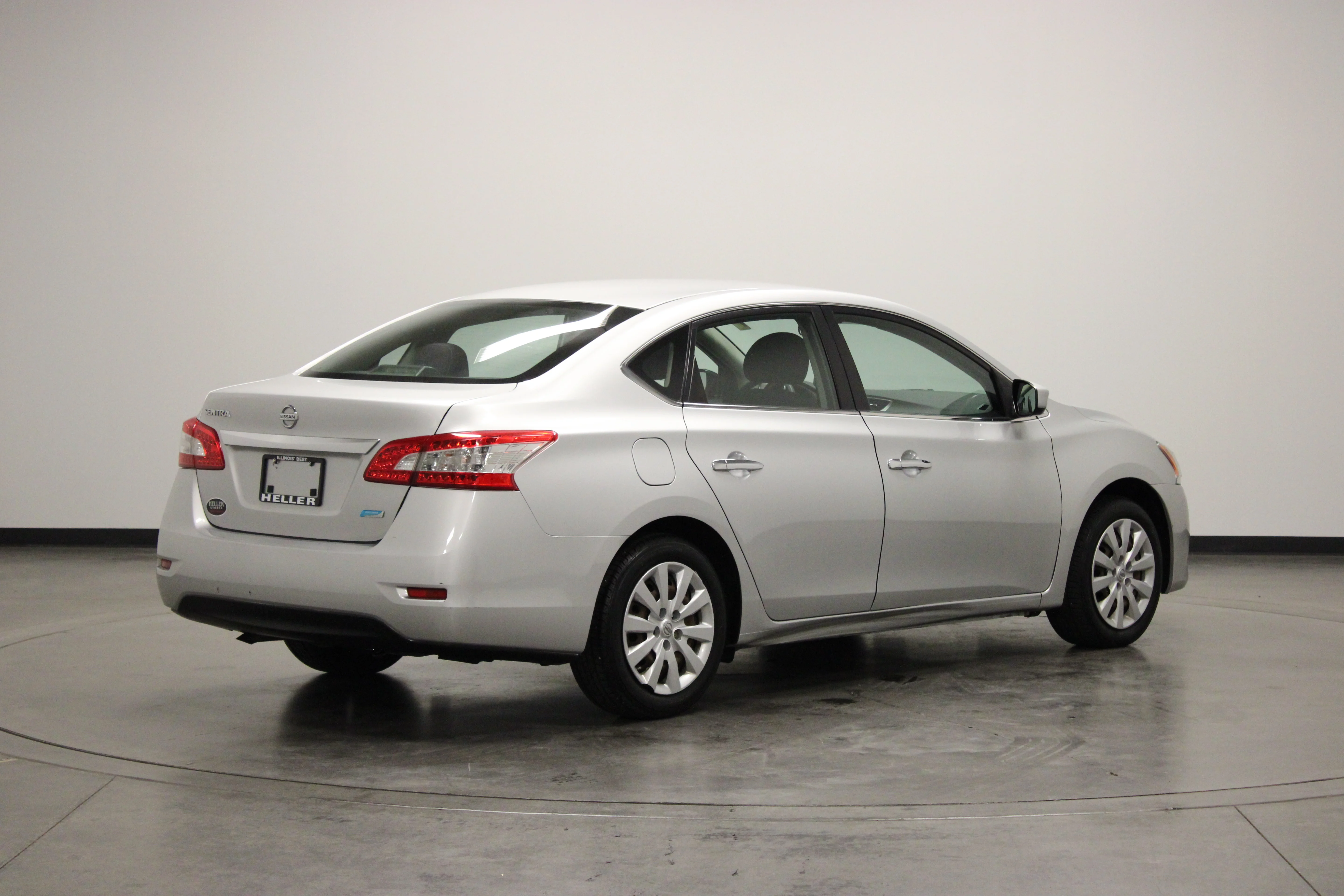 Used 2014 Brilliant Silver Nissan S image 8