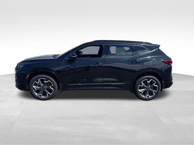 Used 2022 Black Chevrolet RS image 2
