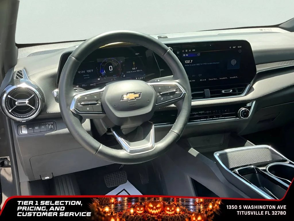 Used 2025 Mosaic Black Metallic Chevrolet LT image 23