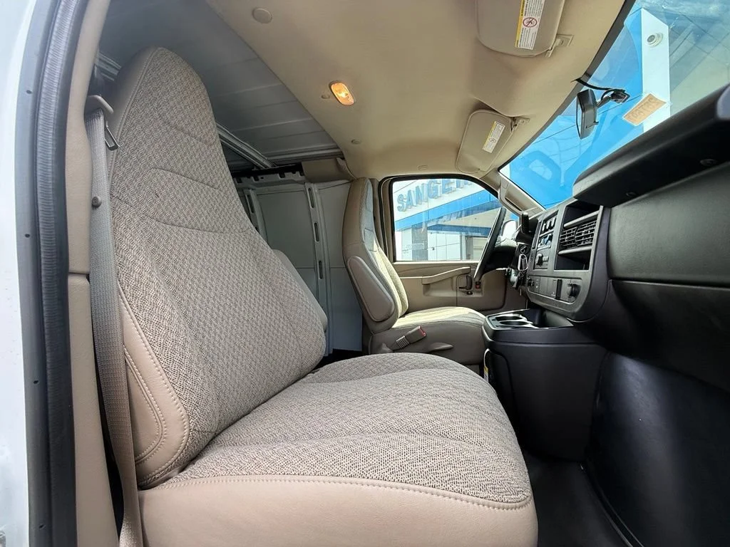 New 2026 Summit White GMC Work Van image 13