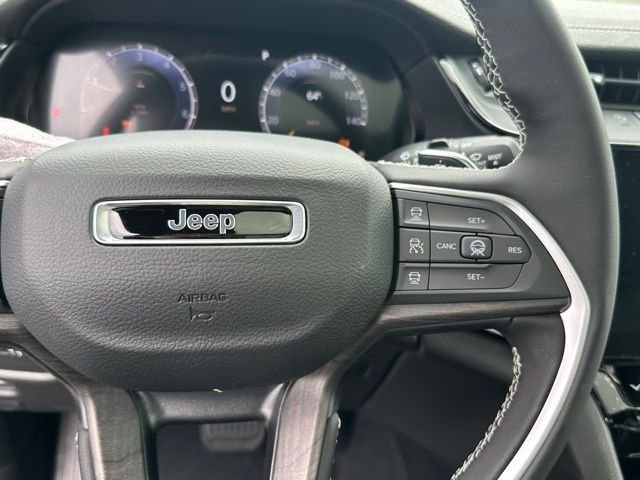 New 2026 Diamond Black Crystal Pearl-Coat Exterior Paint Jeep Limited image 21