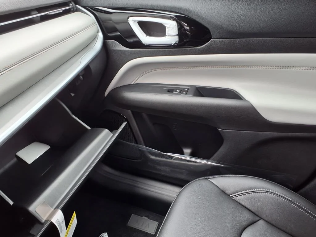 2025 Jeep Compass Limited - Photo 19