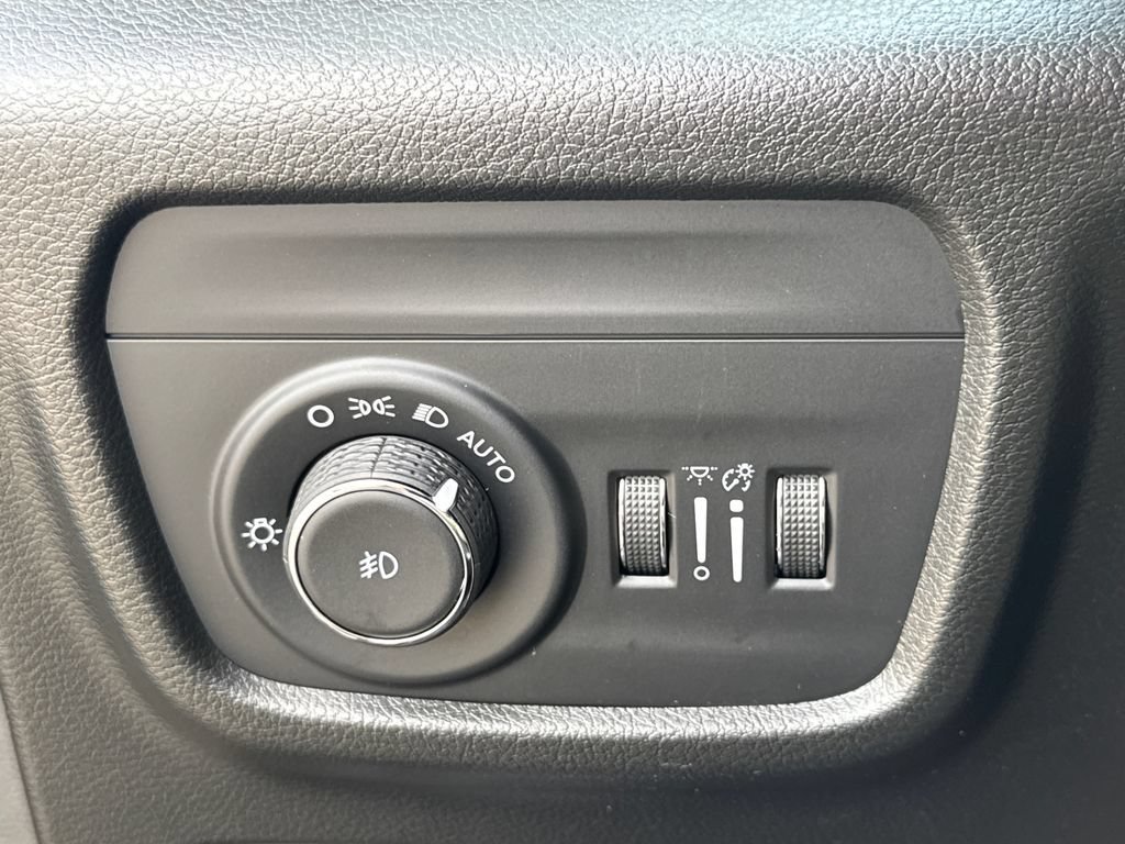 2023 Jeep Grand Cherokee Overland - Photo 32