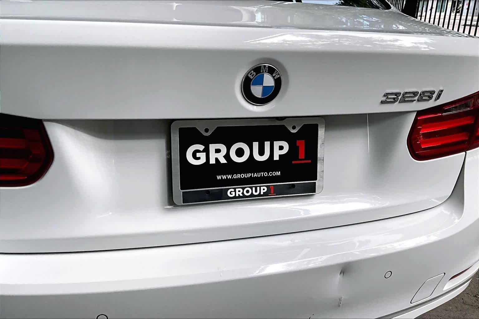 Used 2013 Alpine White BMW 328i image 9