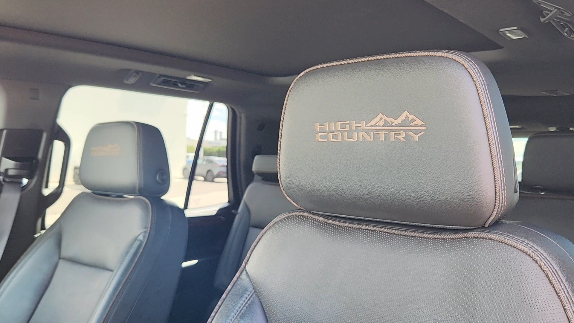 Used 2021 Iridescent Pearl Tricoat Chevrolet High Country image 10