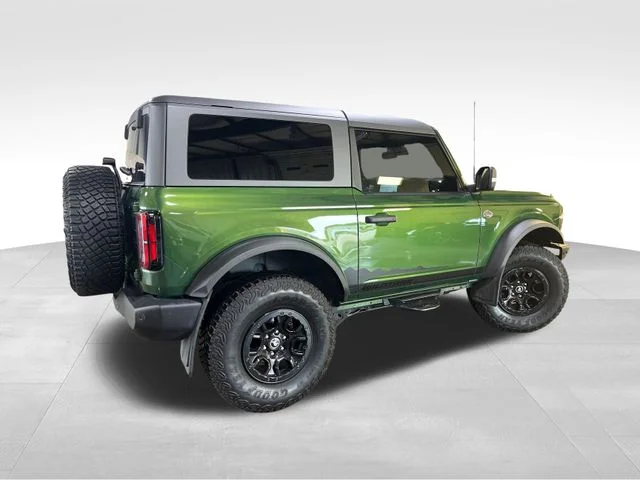 Used 2023 Green Ford Wildtrak image 6