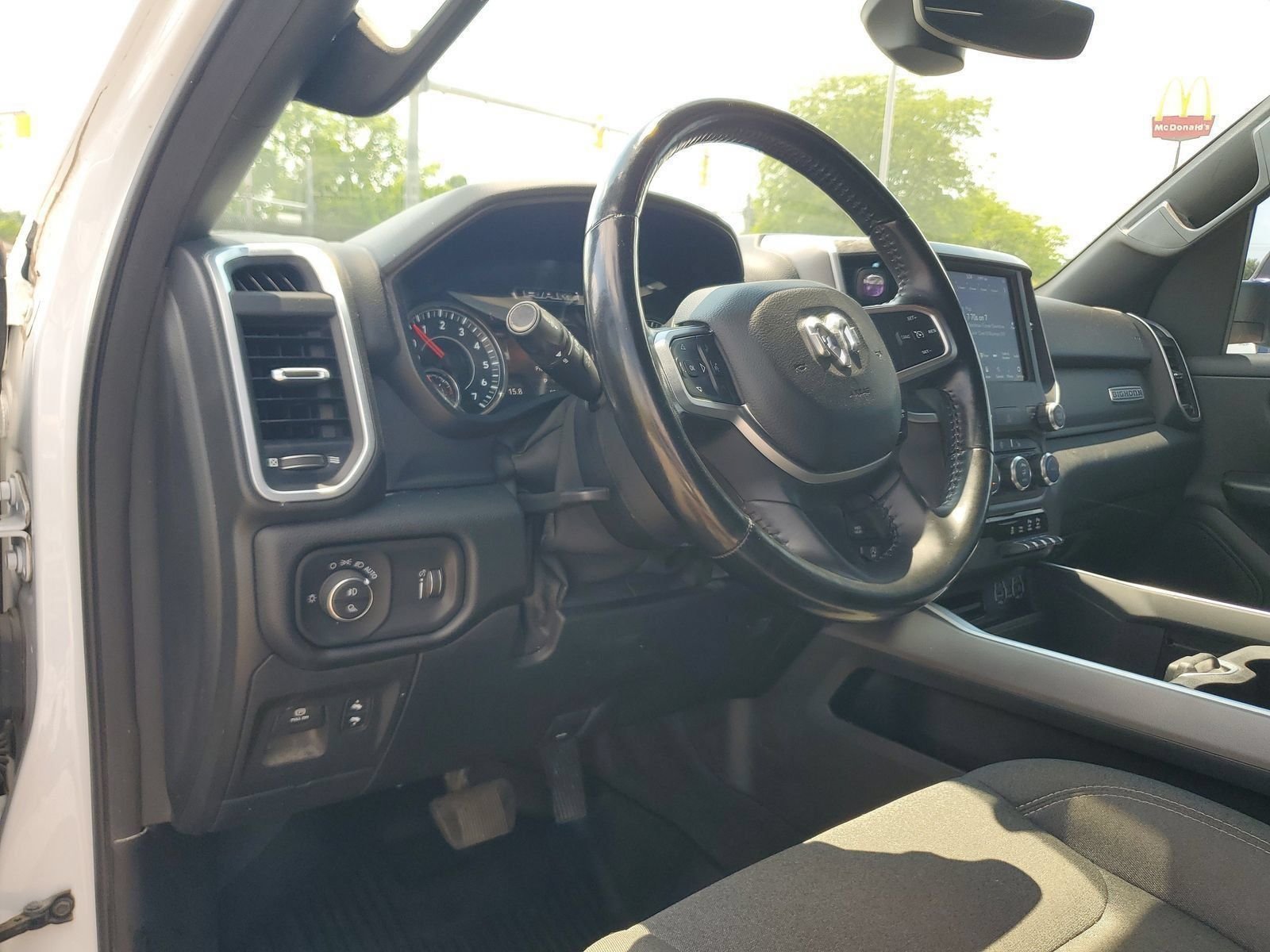 Used 2021 White Ram Big Horn/Lone Star image 16