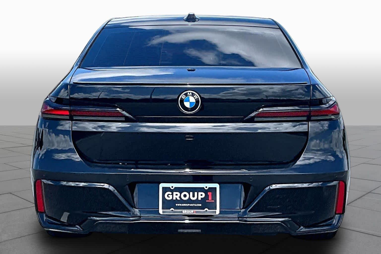Used 2023 Black Sapphire Metallic BMW 740i image 5