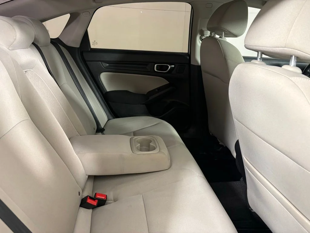 Used 2022  Honda EX image 17