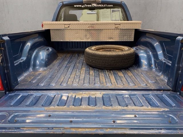 Used 2005 Blue Dodge SLT image 18