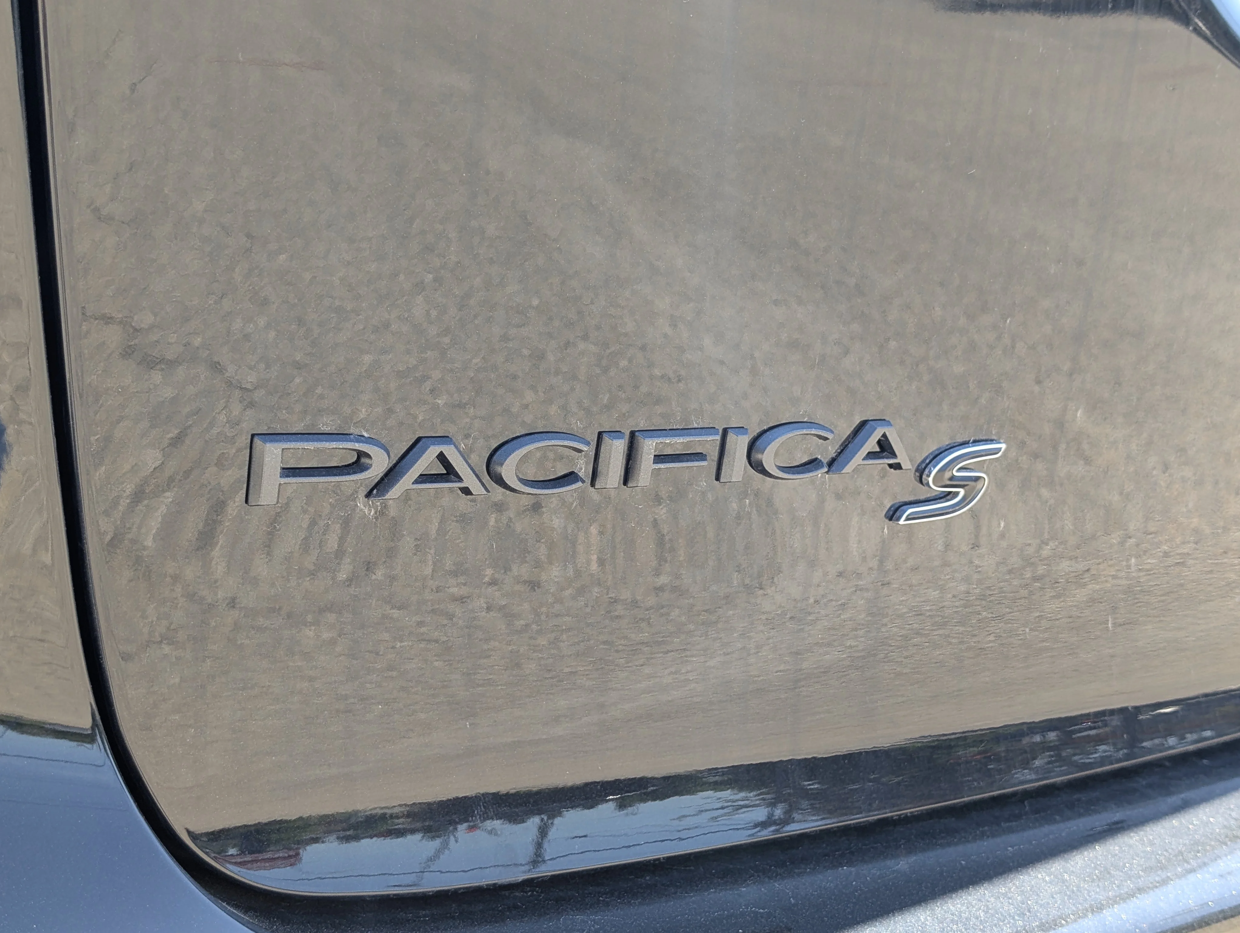 New 2026 Diamond Black Crystal Pearl Chrysler Limited image 15