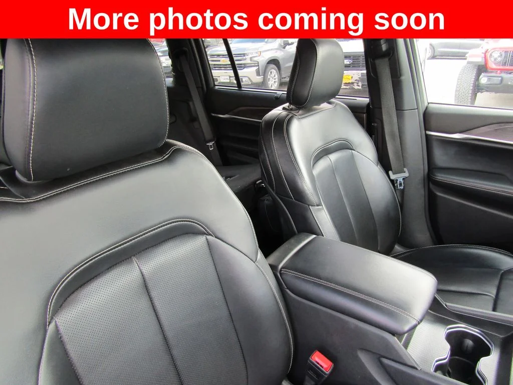 Used 2024 White Jeep Limited image 12