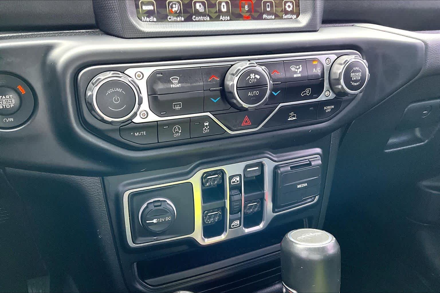 Used 2021 Granite Crystal Metallic Clearcoat Jeep Overland image 33