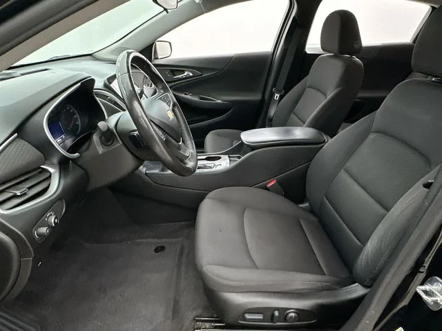 Used 2022 Black Chevrolet RS image 9