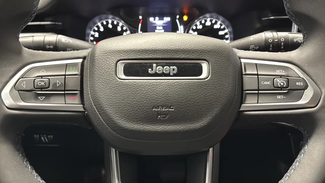 Used 2022 Bright White Clearcoat Jeep Latitude image 14