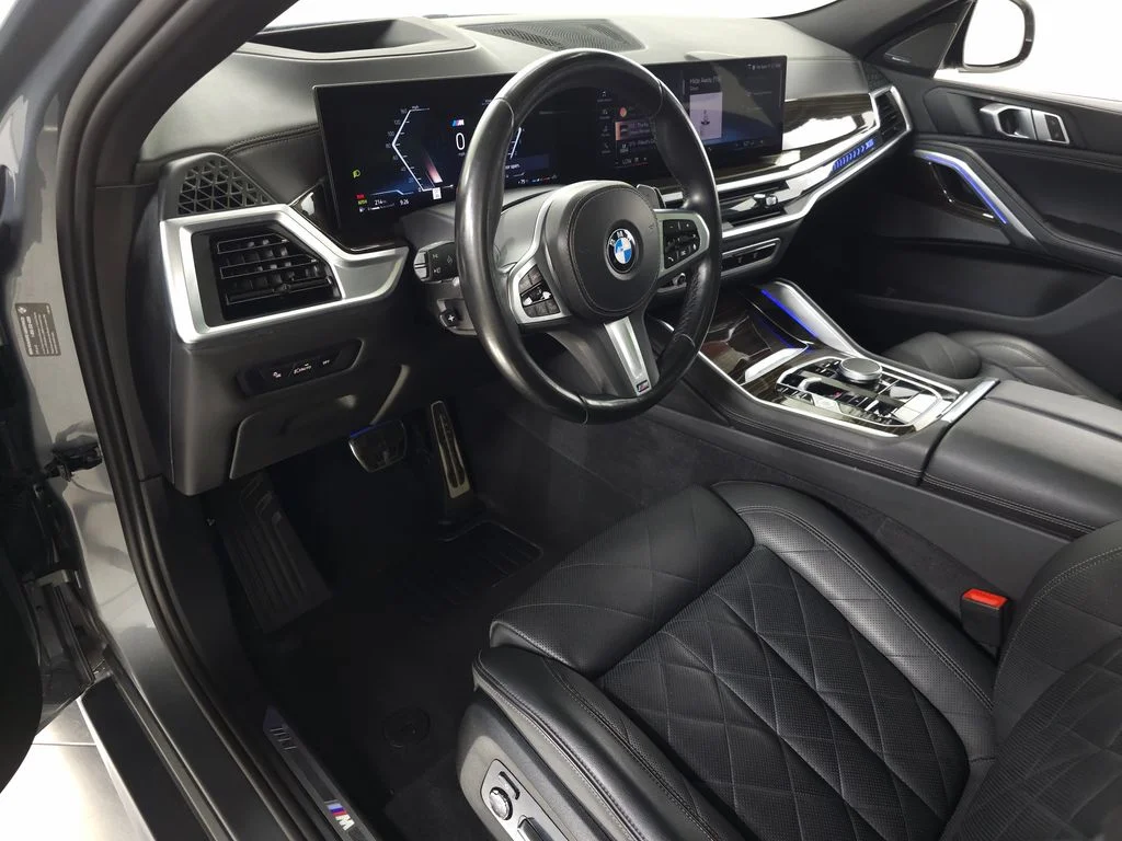 Used 2025 Gray BMW xDrive40i image 17