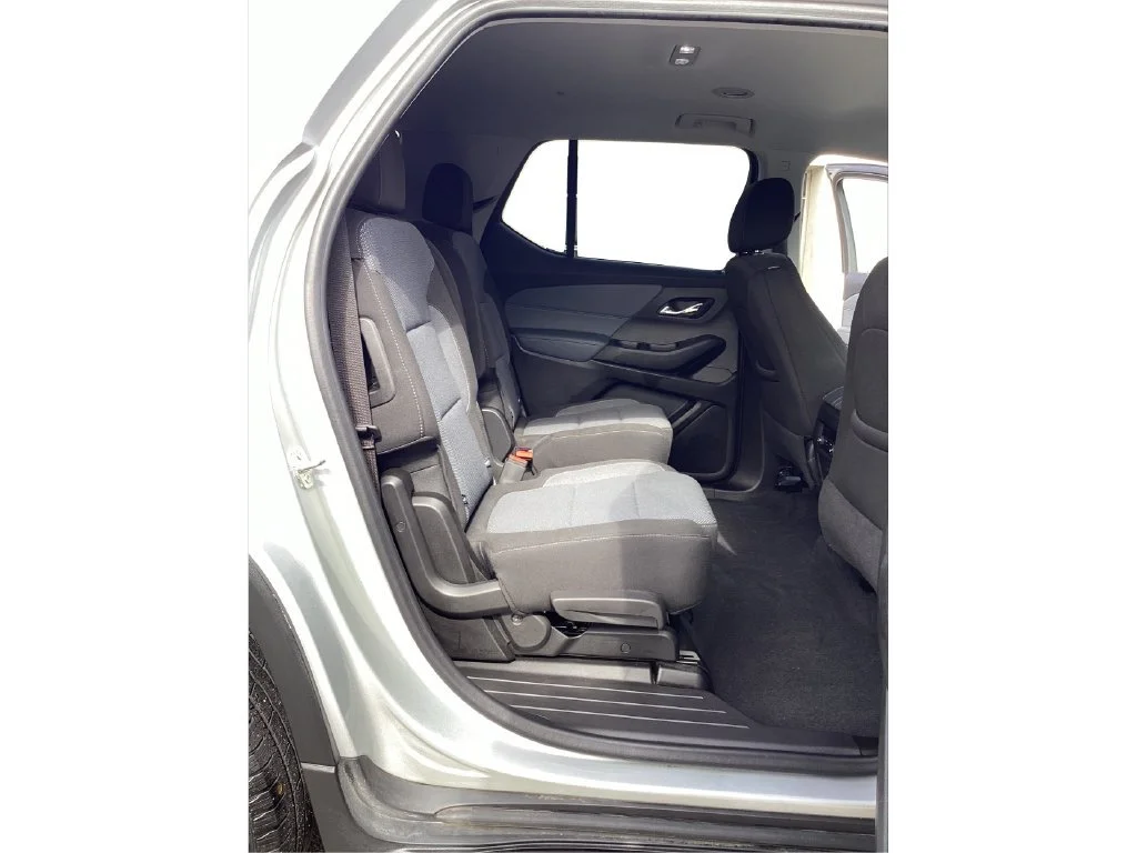 Used 2021 SILVER ICE METALLIC Chevrolet LT Cloth image 12