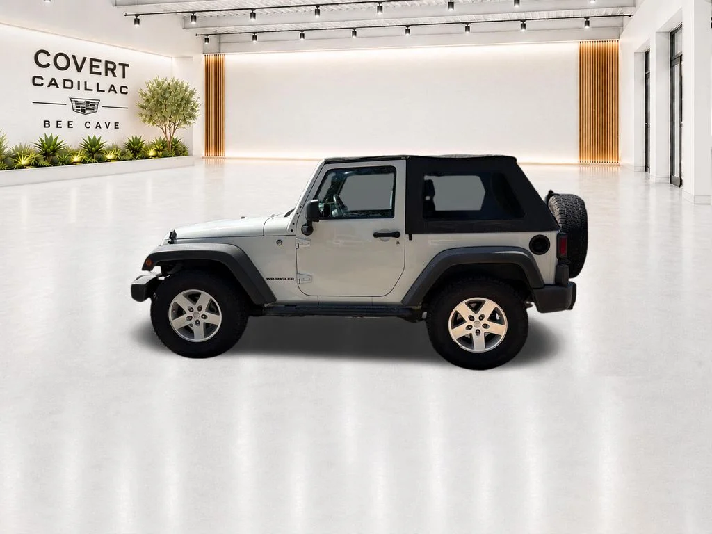 Used 2009 White Jeep X image 6