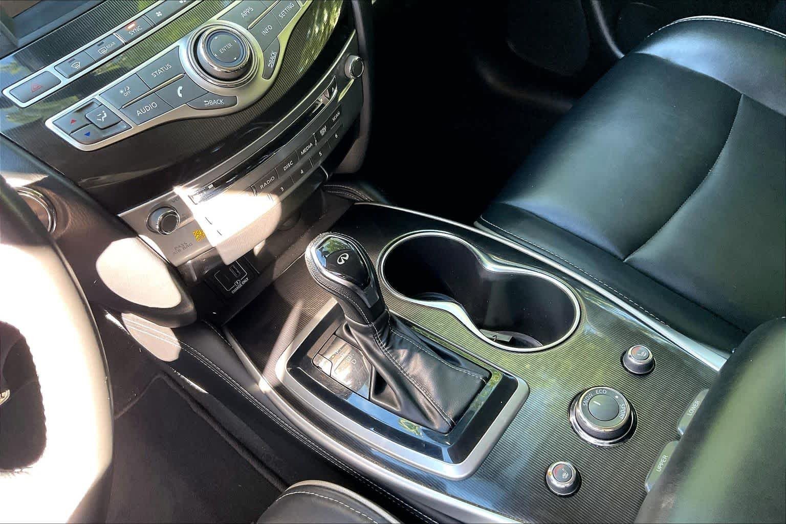 Used 2020 Black Obsidian INFINITI LUXE image 16