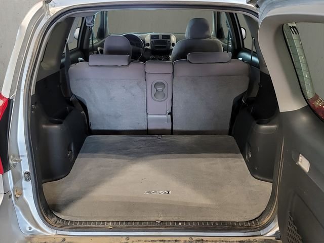 Used 2008 Classic Silver Metallic Toyota Base image 35