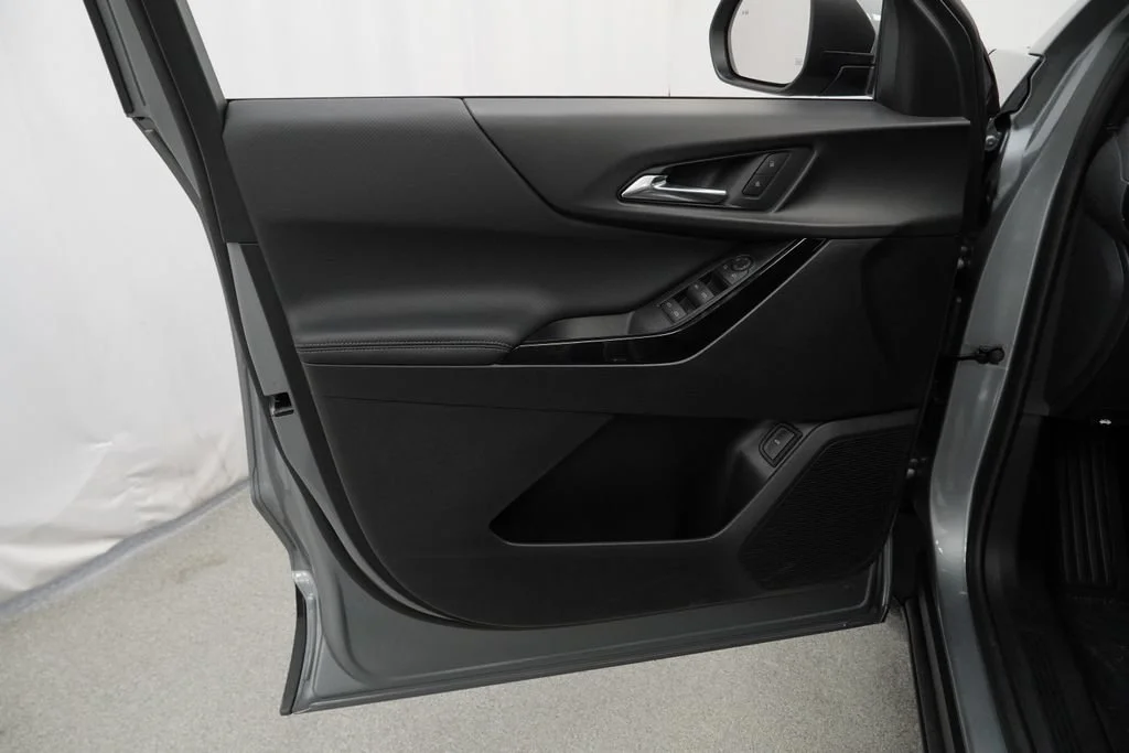 New 2027 Sterling Gray Metallic Chevrolet LT image 19