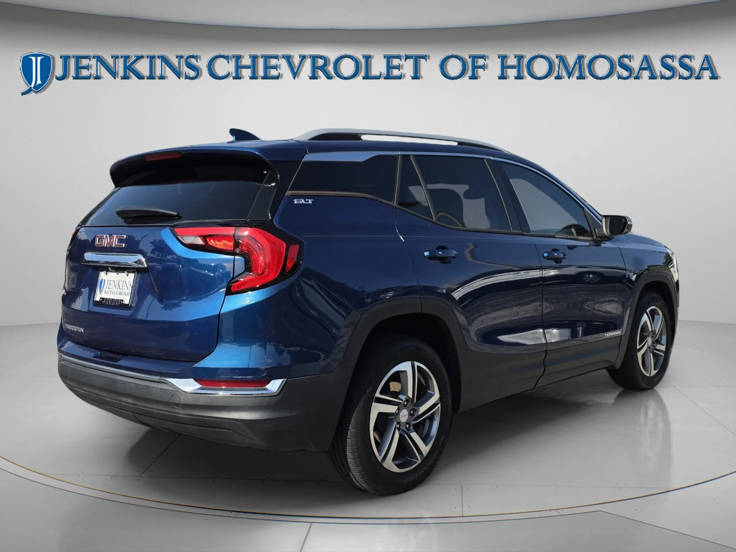 Used 2020 Blue Emerald Metallic GMC SLT image 5