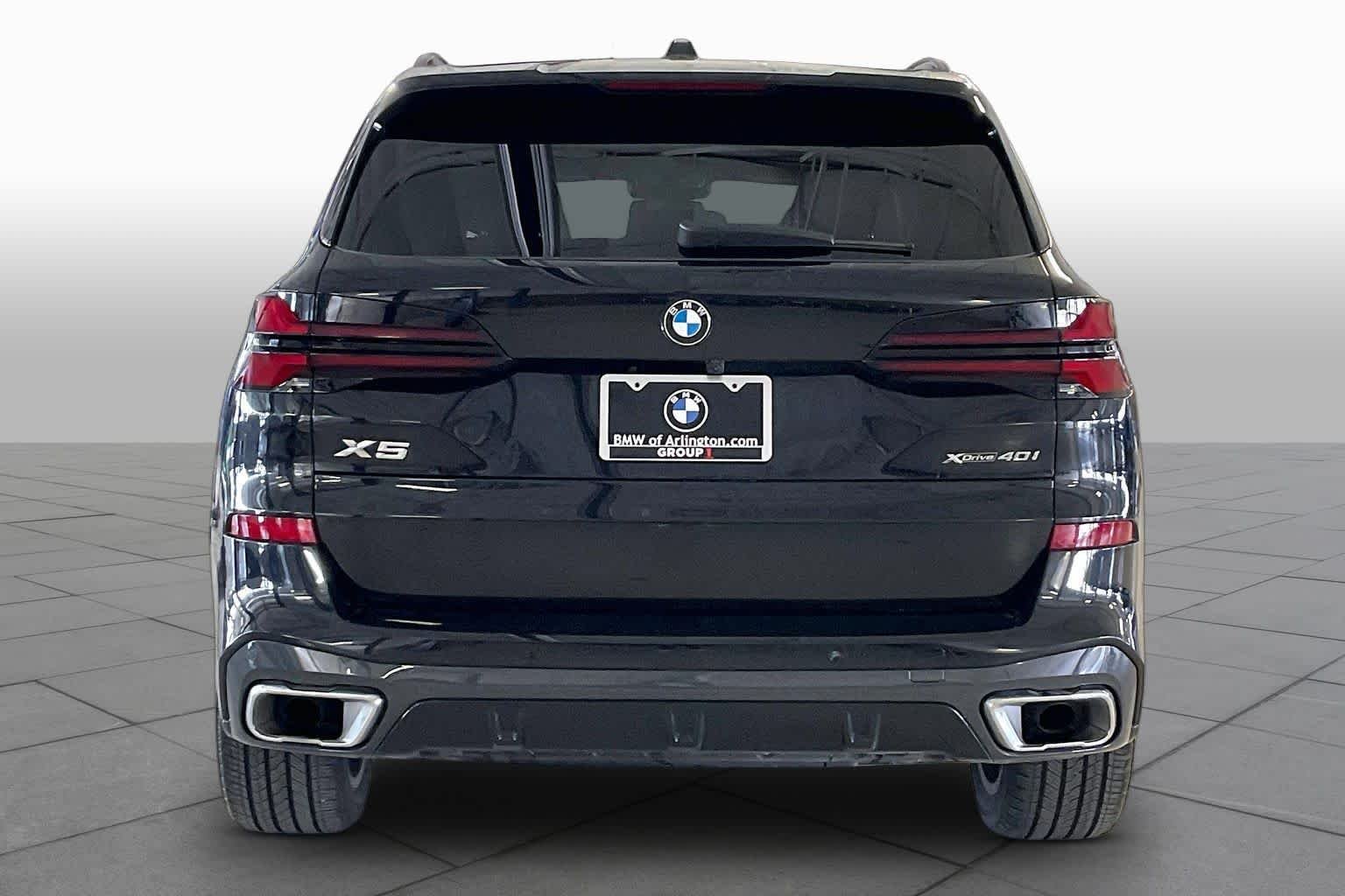 Used 2026 Black Sapphire Metallic BMW xDrive40i image 4
