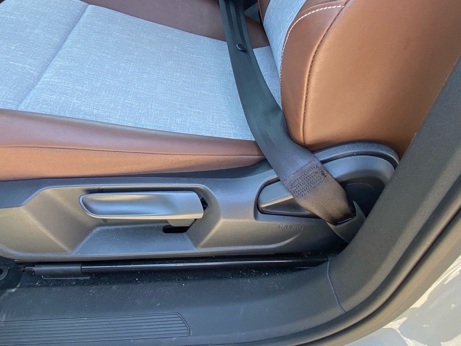 Used 2023 White Volkswagen Pro image 10