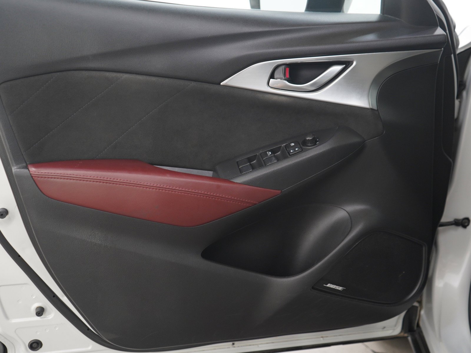 Used 2016 Crystal White Pearl Mica Mazda Grand Touring image 18