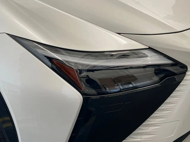 Used 2024 Eminent White Pearl Lexus 300e Luxury image 15