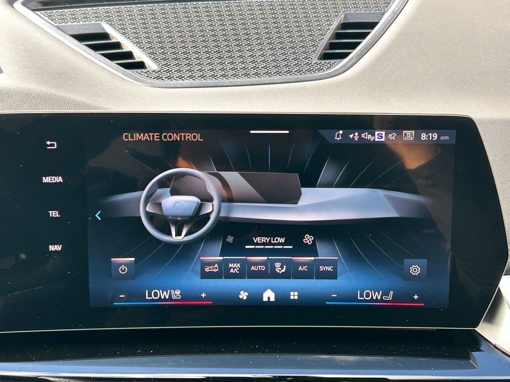 New 2026 Cape York Green Metallic BMW xDrive28i image 24